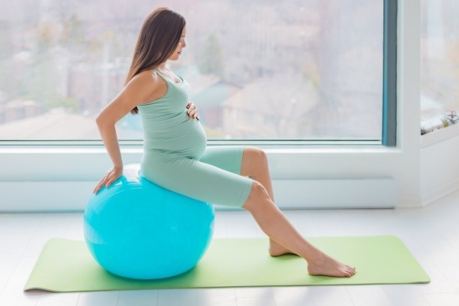 Featured Post Image - Cara Alami Merangsang Kontraksi agar Bayi Cepat Lahir