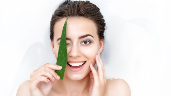 Featured Post Image - Cara Menghilangkan Bekas Jerawat Hitam secara Alami
