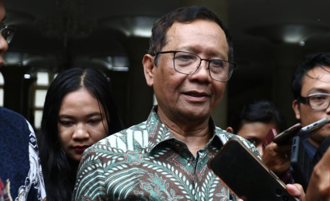 Featured Post Image - Mahfud MD Pertanyakan Vonis 6 Tahun Penjara untuk Harvey Moeis